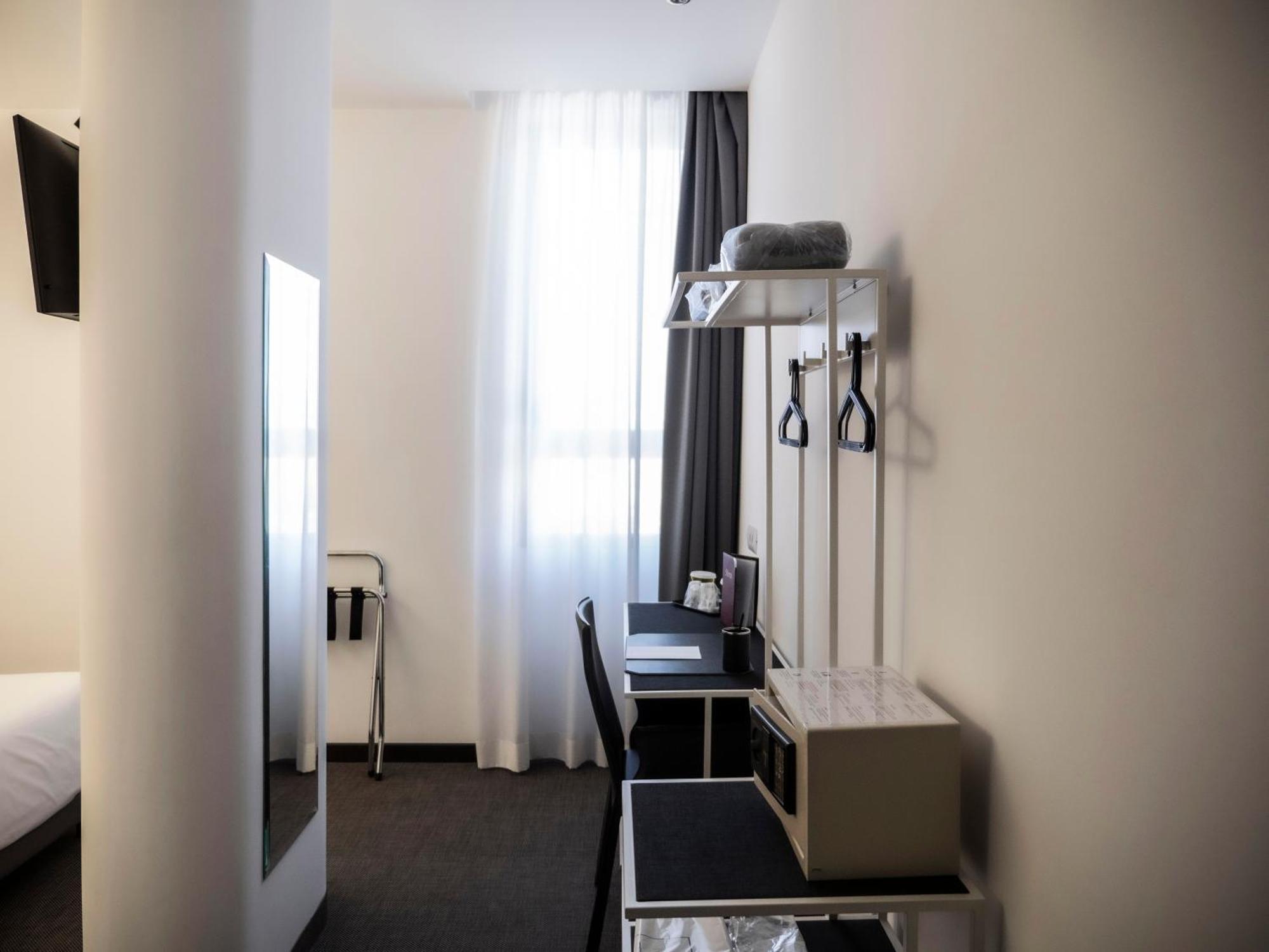 Hotel Loto Business Rom